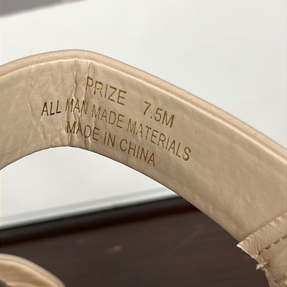 Cushionaire Women’s Prize Dress Sandal - Picture 6 of 10